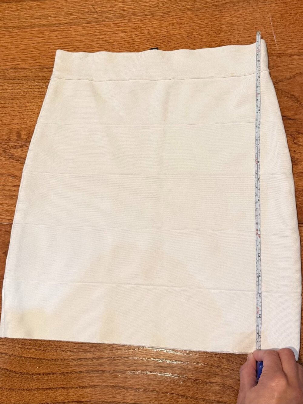 BCBG body con white mini skirt, M